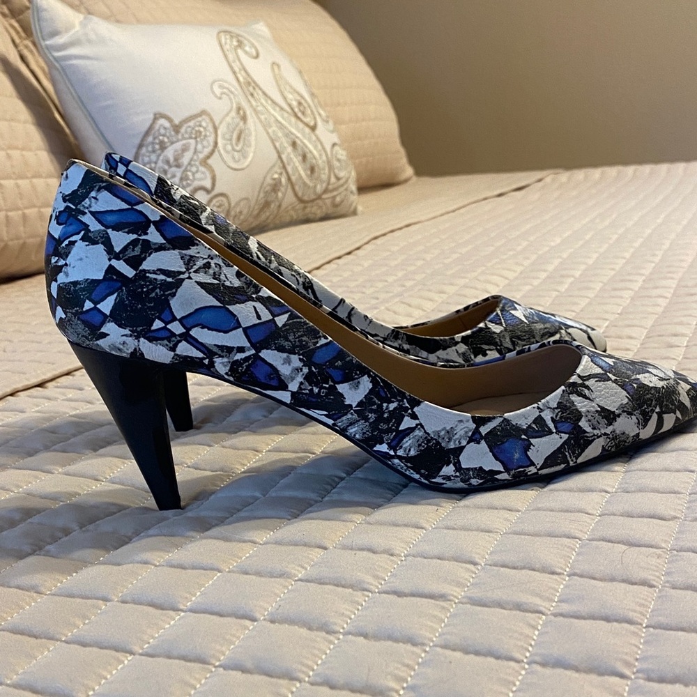Elegant Abstract Patterned Women's Heels